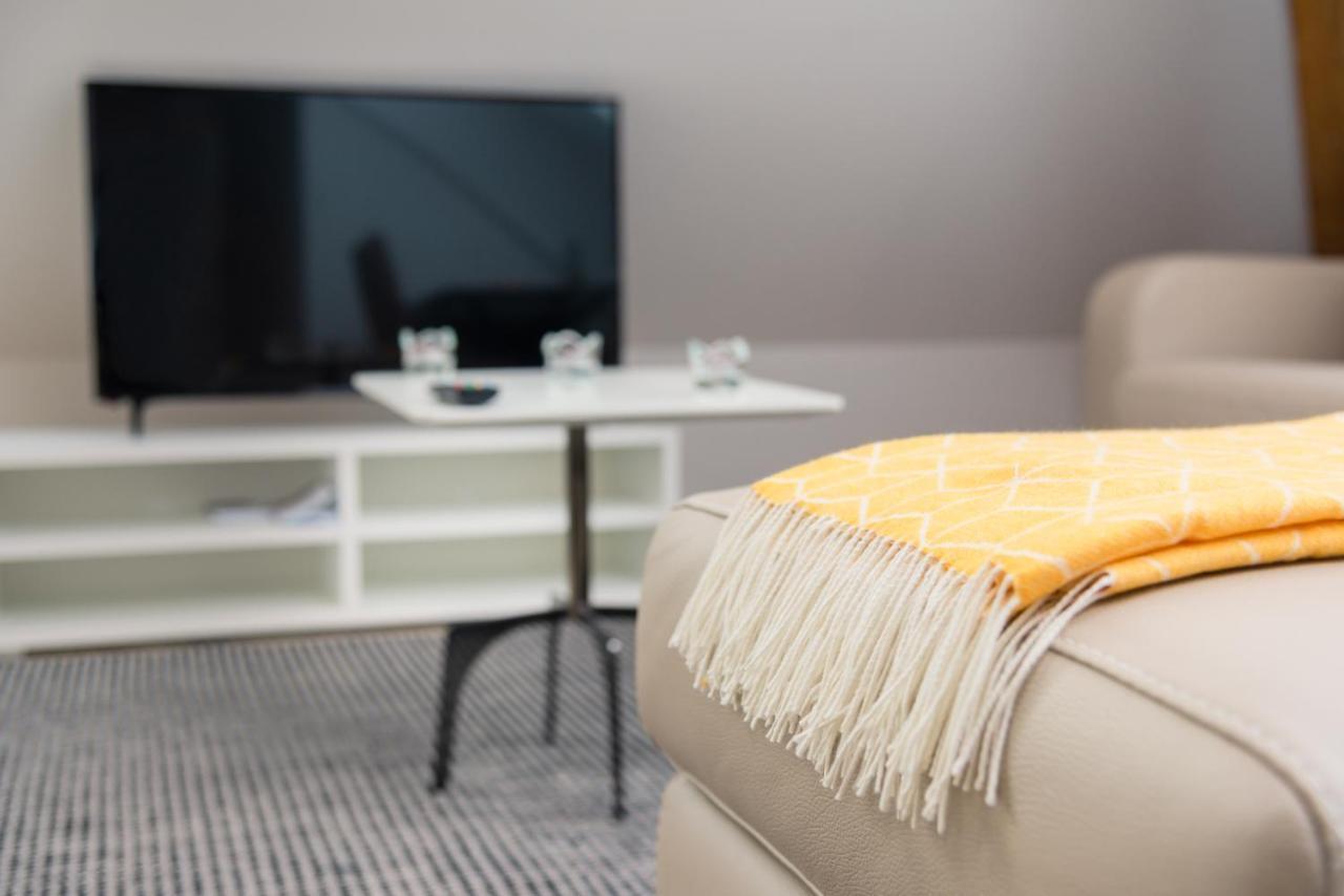 Zurich Furnished Homes ภายนอก รูปภาพ