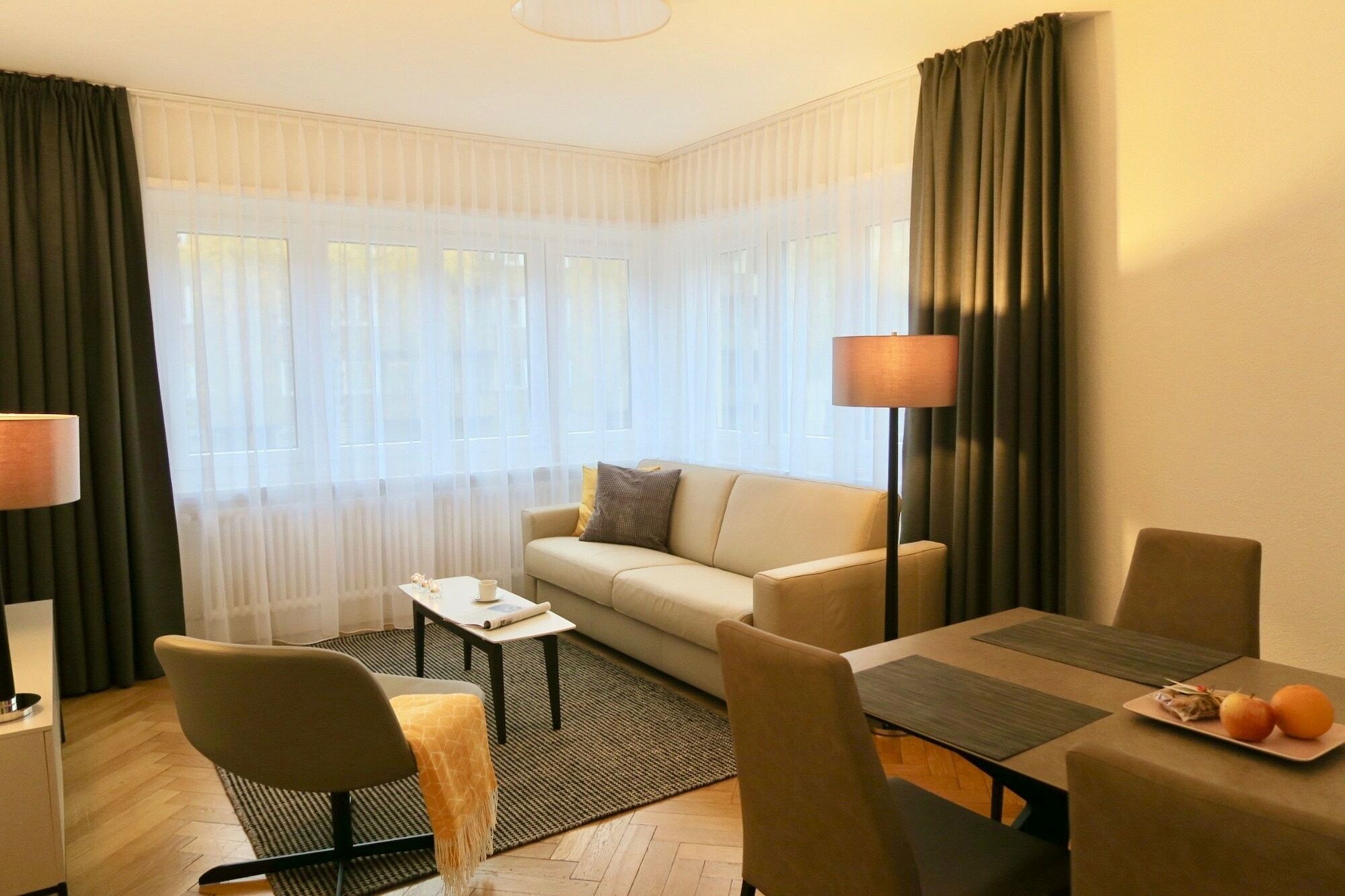 Zurich Furnished Homes ภายนอก รูปภาพ